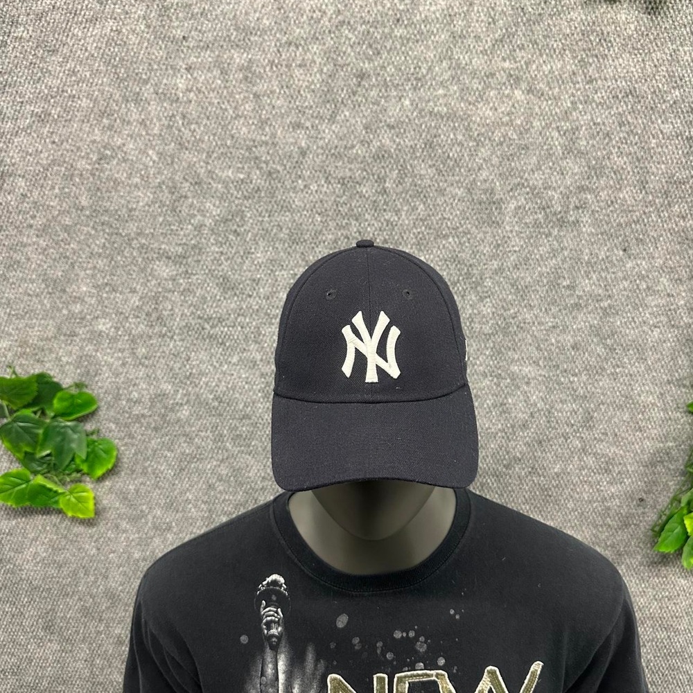 New Era 9FORTY New York Yankees Navy Blue Adjustable Hat
